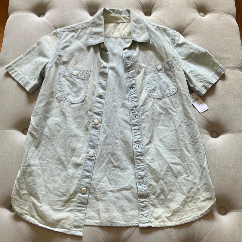Boys button up Gap shirt